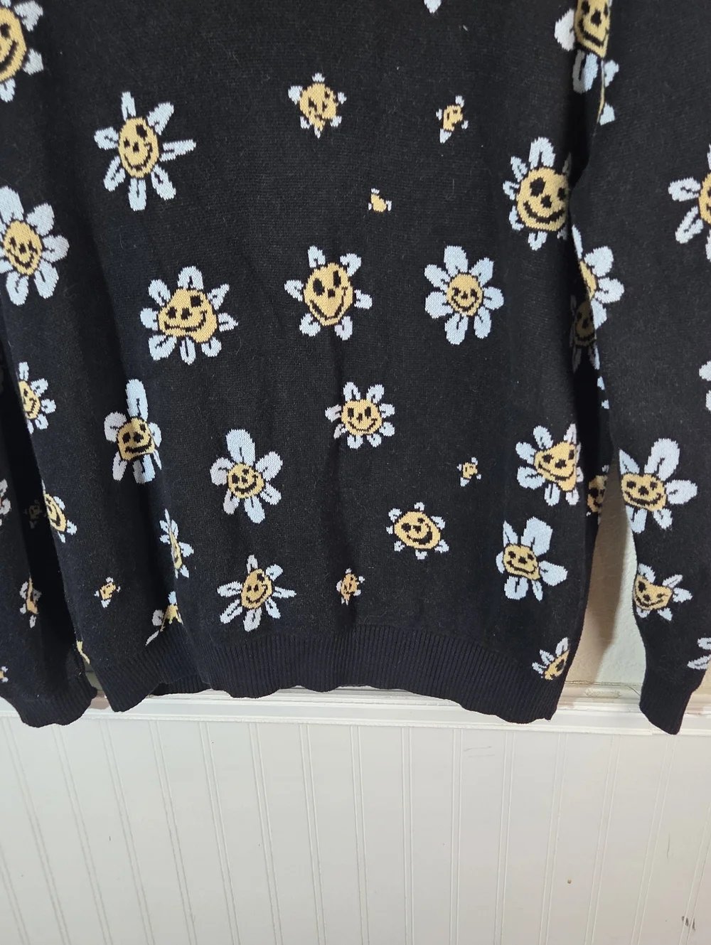 Vans Men’s Large Black Smiley Daisy Cardigan Sweater Cotton V Neck Button Front - Picture 10 of 13